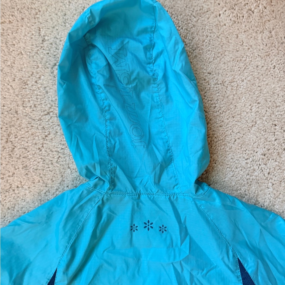 Marmot Girls Light Blue Jacket with Neon Yellow Zipper - Picture 13 of 16